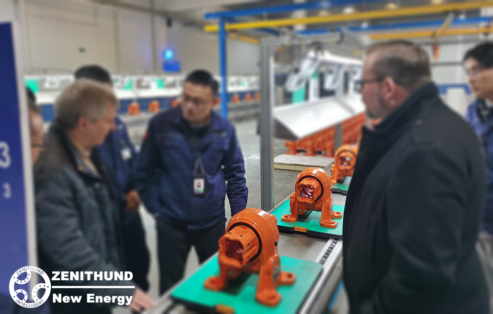 Solar Tracker (4) Solar Tracker (4)